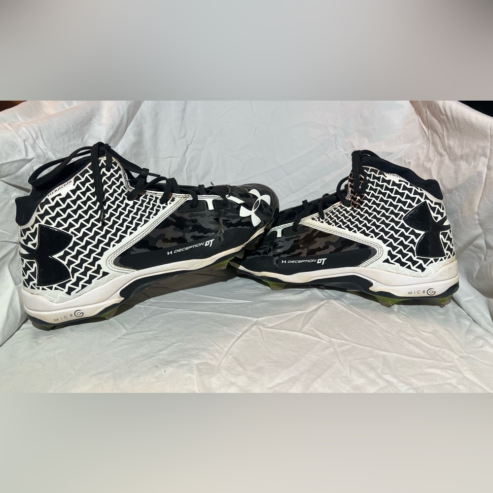 Metal under armor men’s cleats